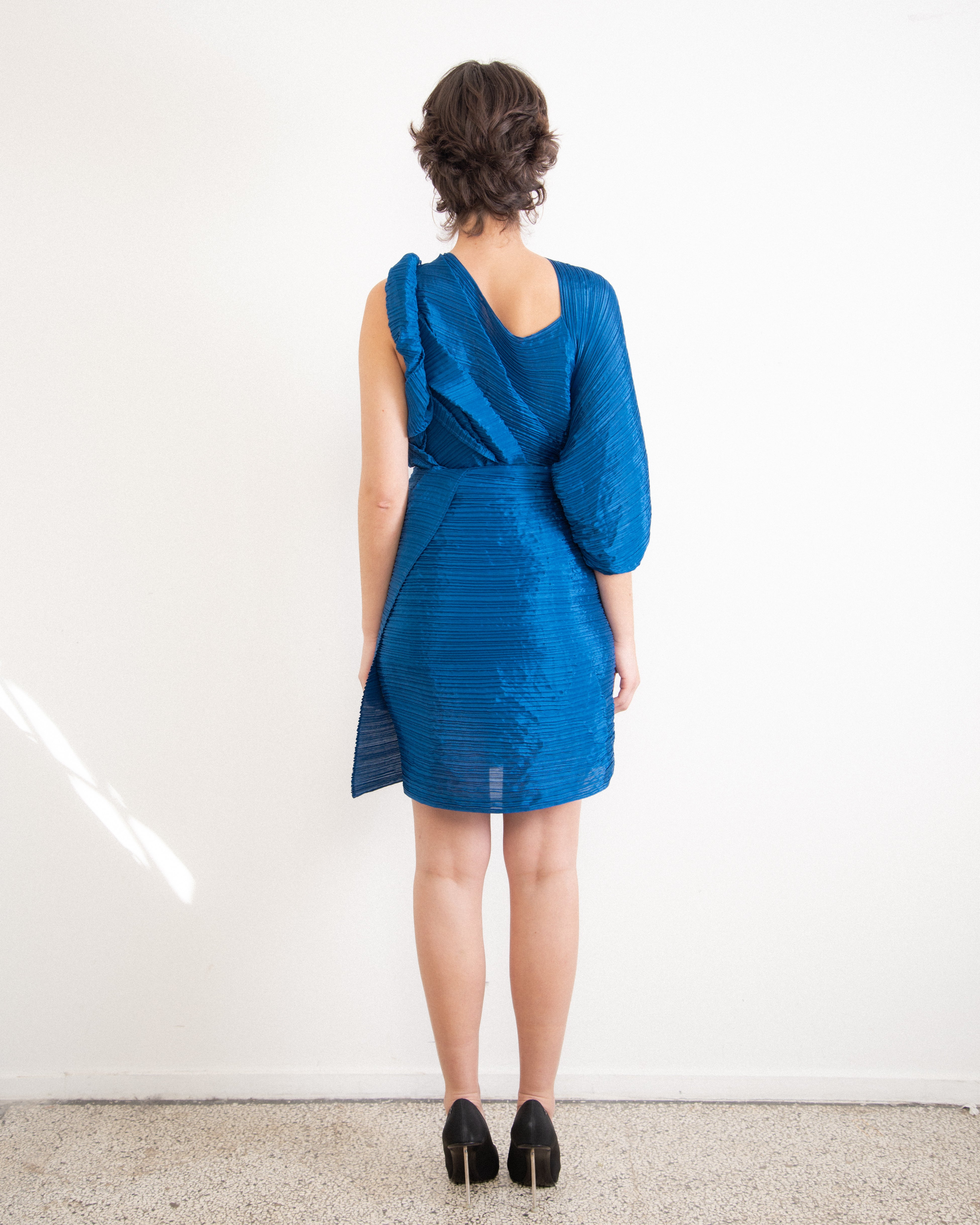Pleats Please Large 'Madame T' Stola – Laan Amsterdam